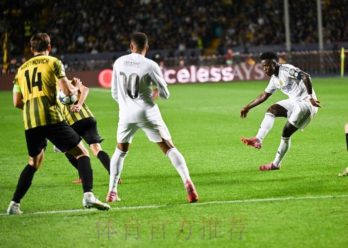 世体:皇马近4场比赛只进1球 进攻表现令人担忧 世体:皇马近4场比赛只进1球 进攻表现令人担忧