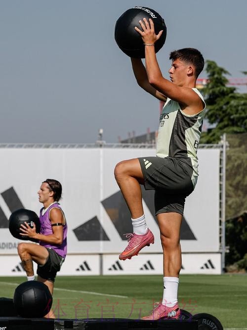 渣叔吐槽皇马临时主场像训练场 阿斯报撰文回击